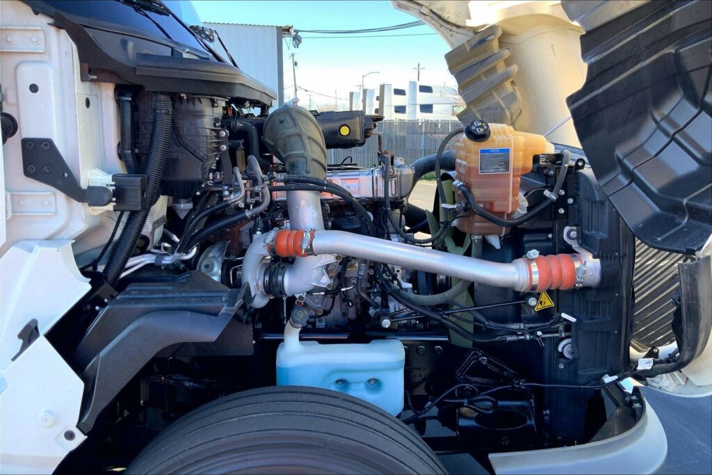 2023 INT LT625 6×4 Sleeper