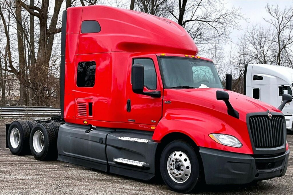 2022 INT LT625 6×4 Sleeper