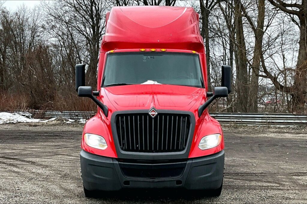 2022 INT LT625 6×4 Sleeper