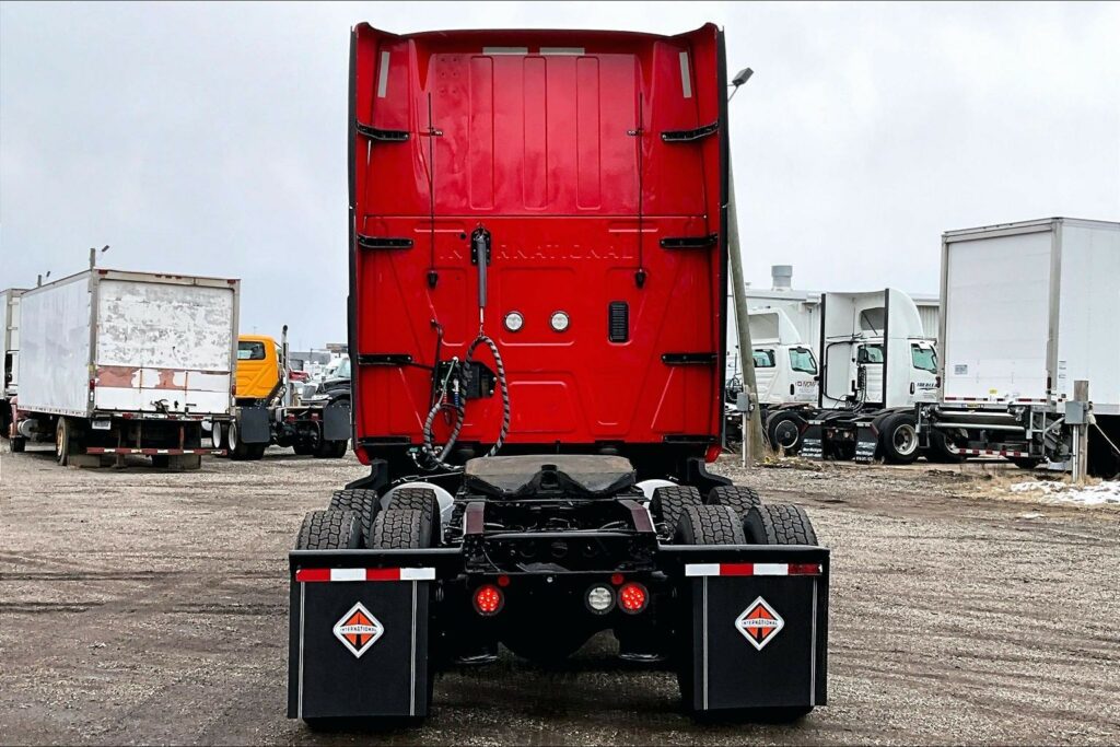 2022 INT LT625 6×4 Sleeper