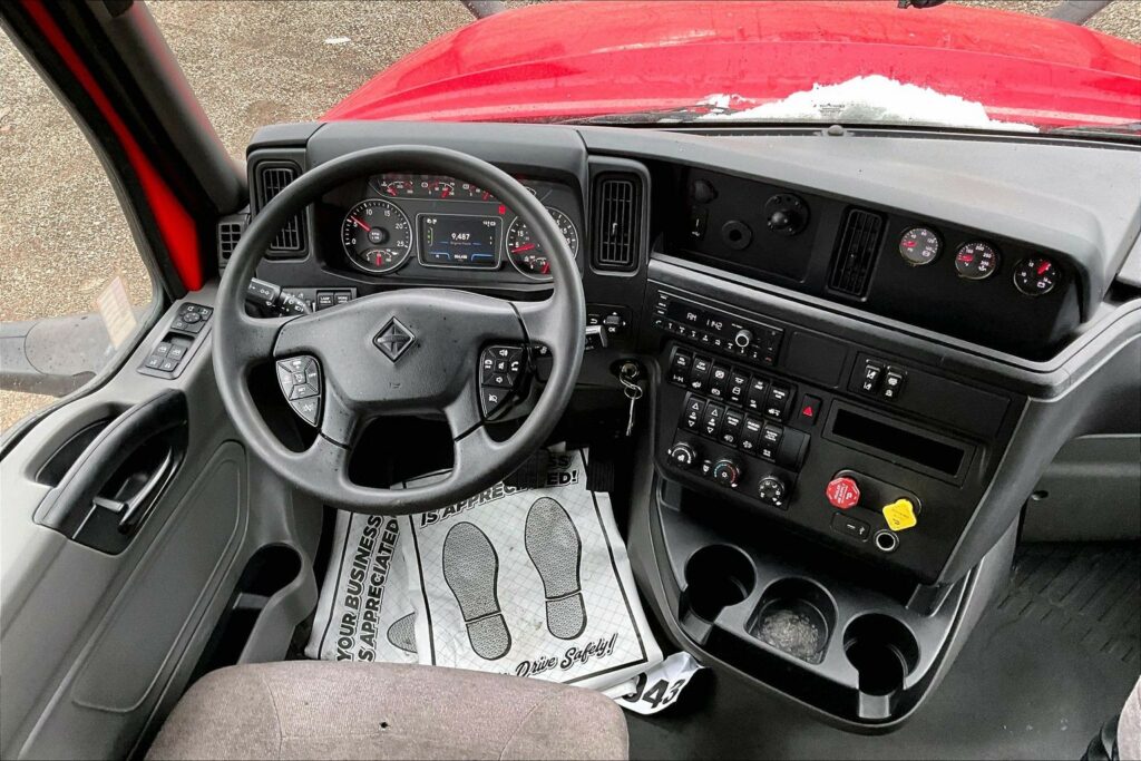 2022 INT LT625 6×4 Sleeper