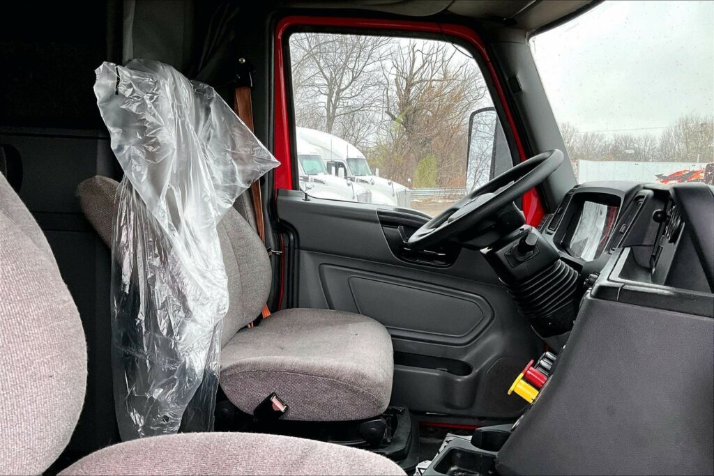 2022 INT LT625 6×4 Sleeper