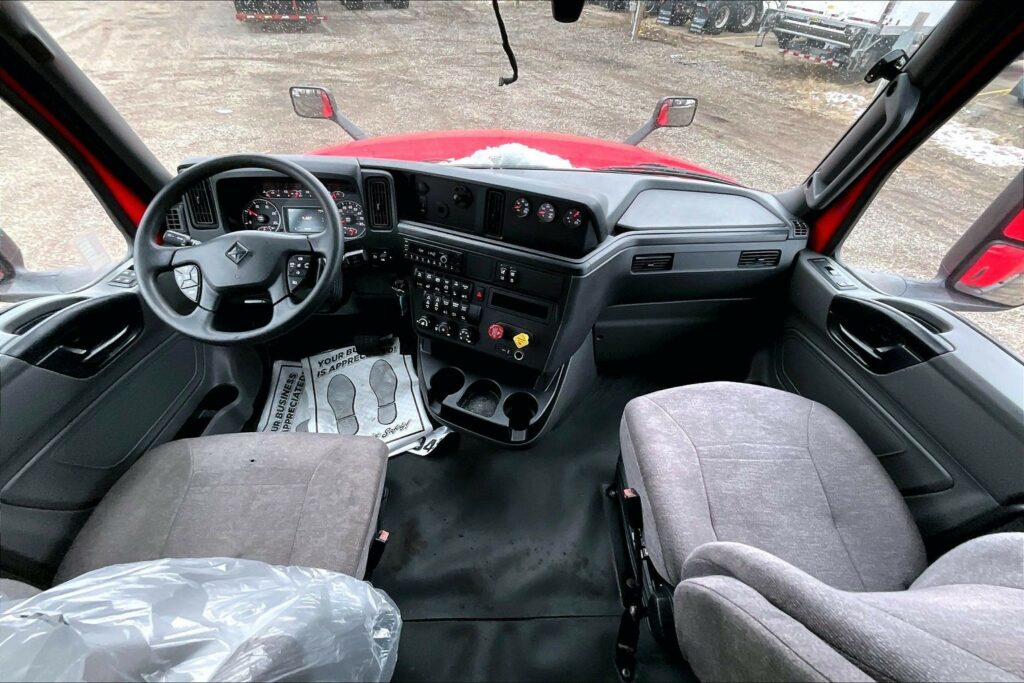 2022 INT LT625 6×4 Sleeper