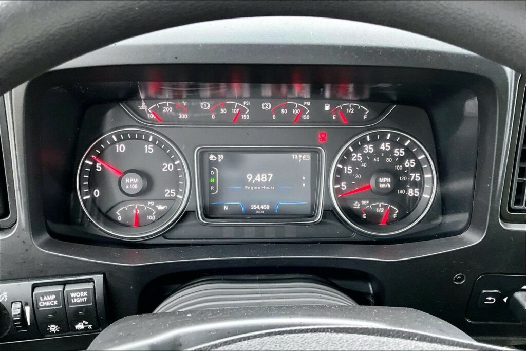 2022 INT LT625 6×4 Sleeper