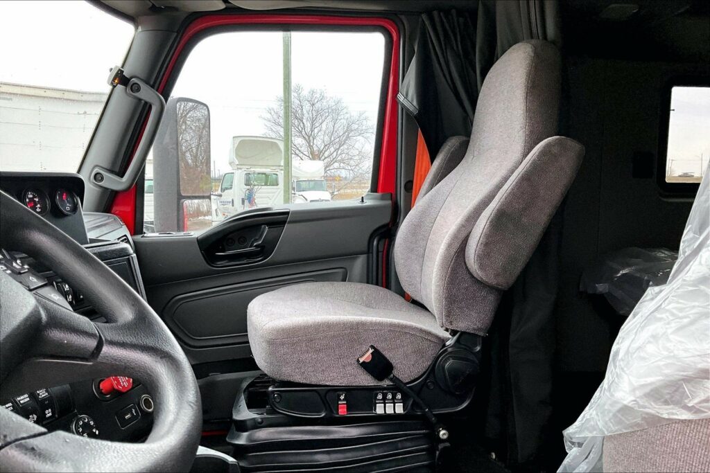 2022 INT LT625 6×4 Sleeper