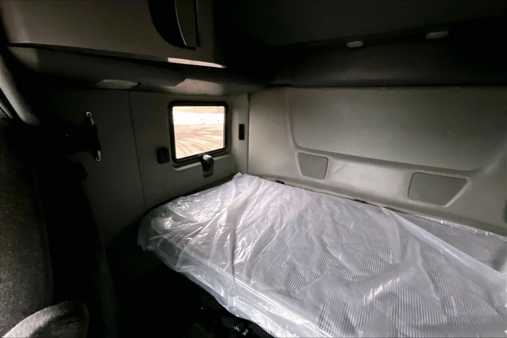 2022 INT LT625 6×4 Sleeper