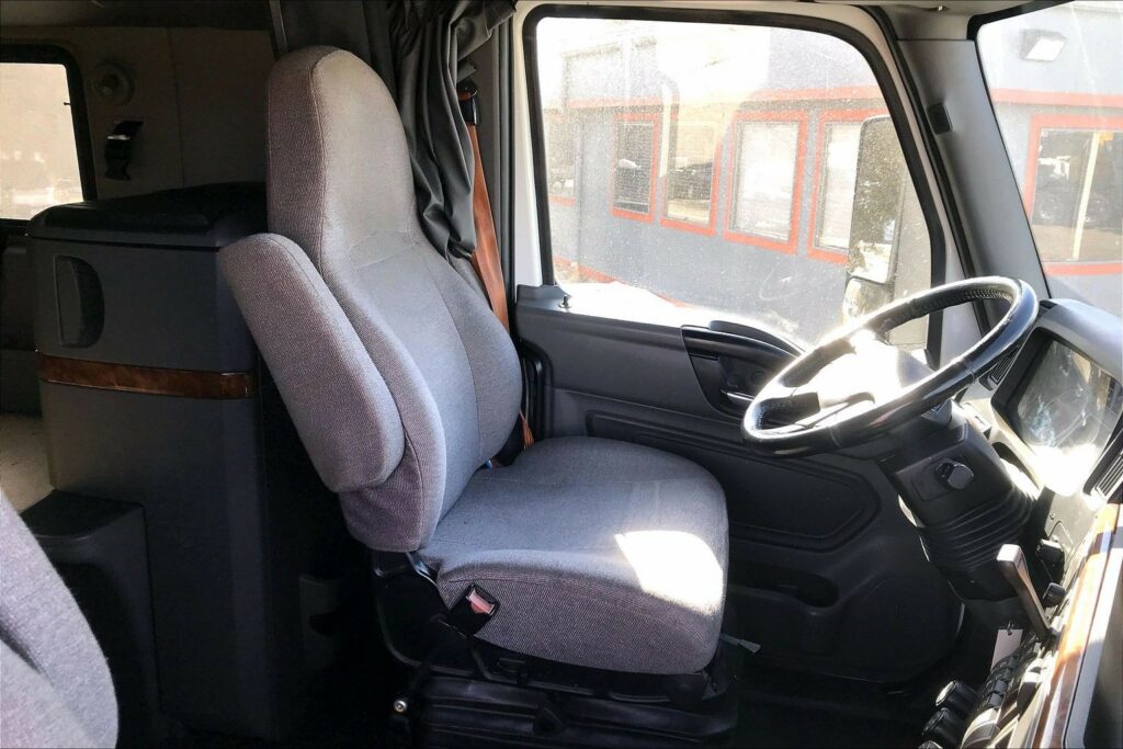 2021 INT LT625 6×4 Sleeper