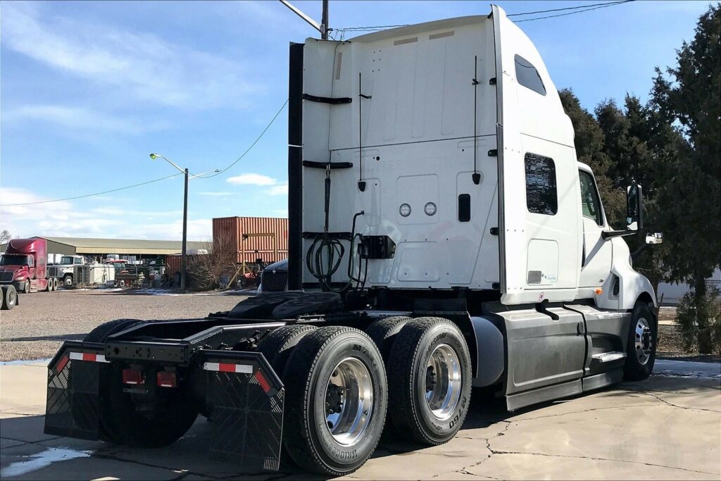 2021 INT LT625 6×4 Sleeper