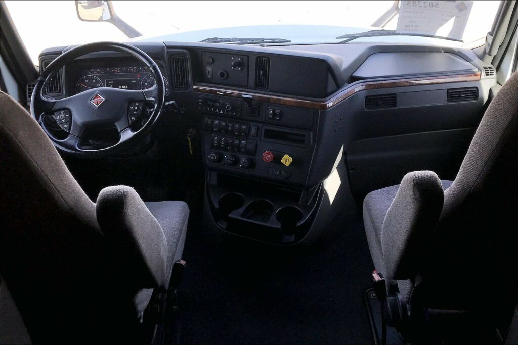 2021 INT LT625 6×4 Sleeper