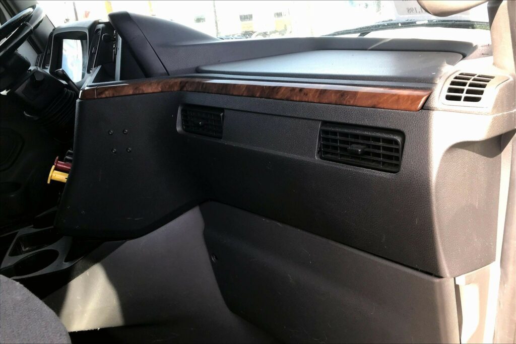 2021 INT LT625 6×4 Sleeper