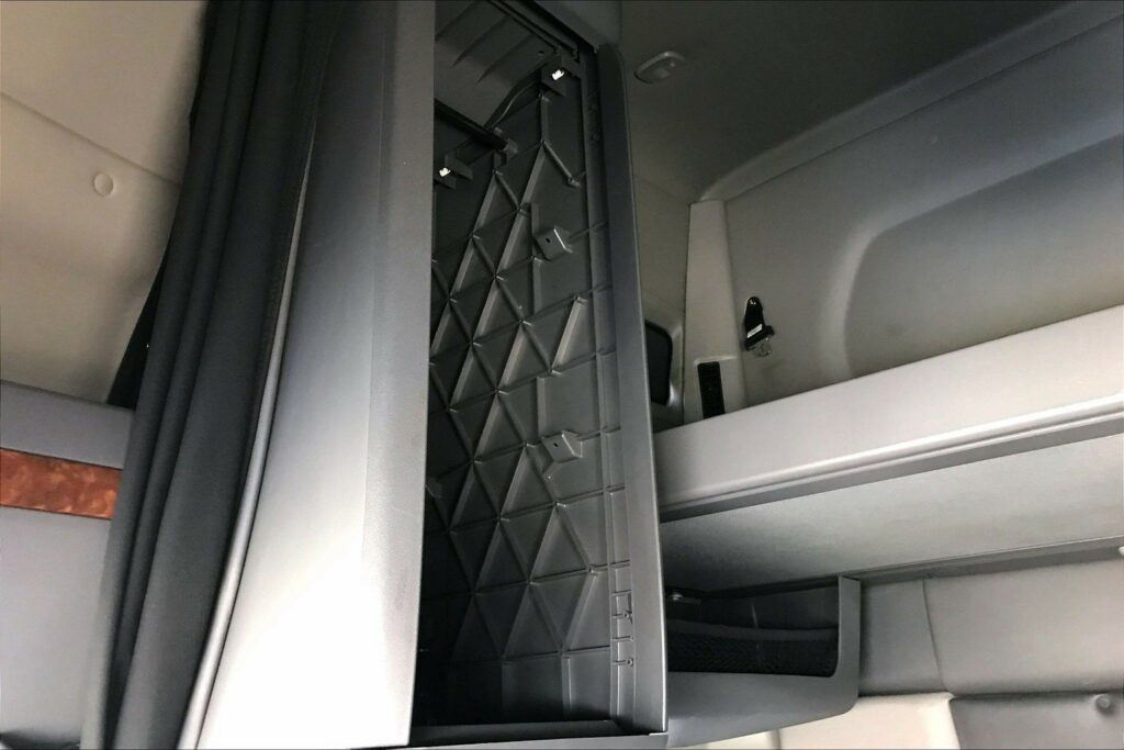 2021 INT LT625 6×4 Sleeper