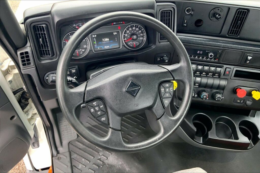 2021 INT LT625 6×4 Day Cab