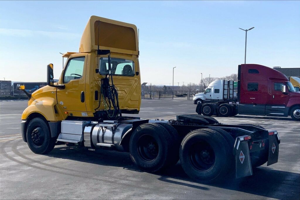2019 INT LT625 6×4 Day Cab