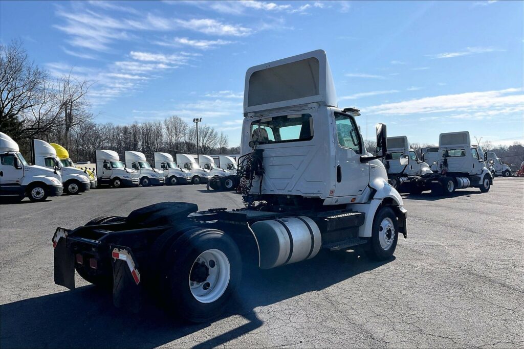 2019 INT RH613 4×2 Day Cab