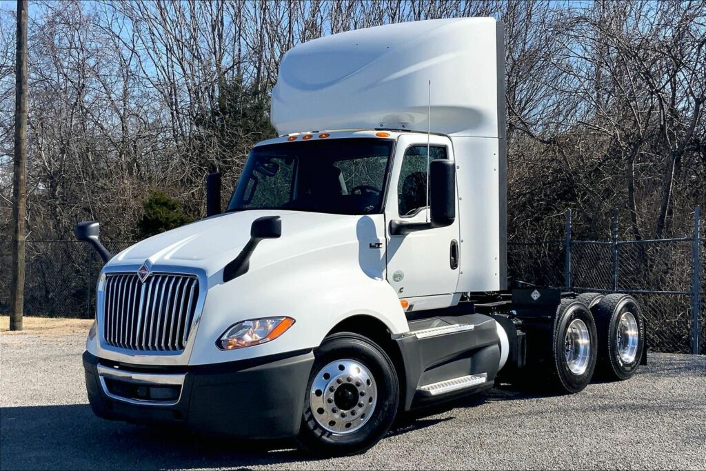 2021 CUM LT625 6×4 Day Cab