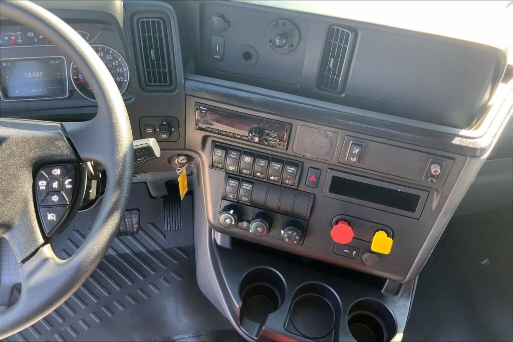 2021 CUM LT625 6×4 Day Cab