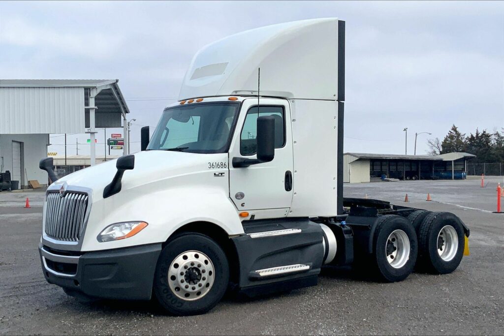 2021 CUM LT625 6×4 Day Cab