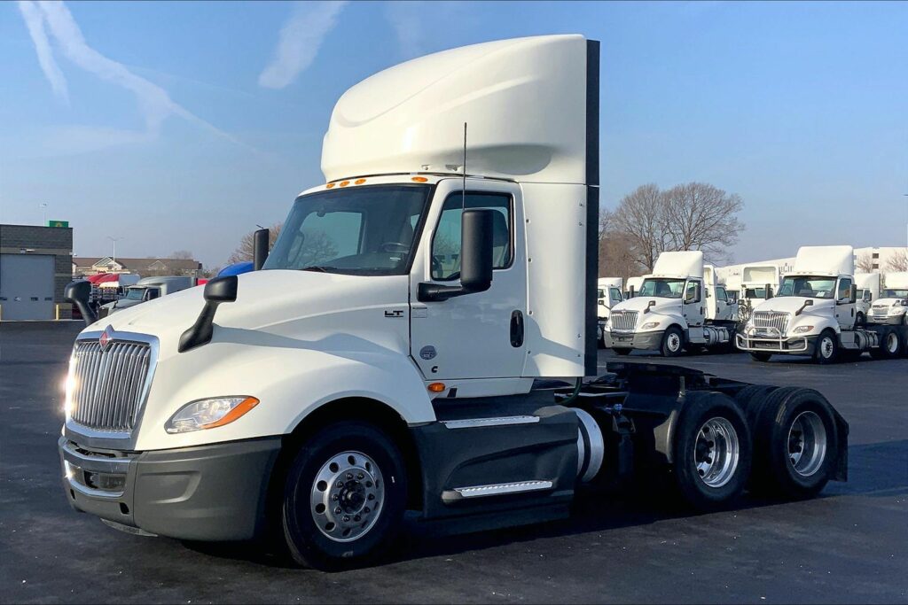 2021 CUM LT625 6×4 Day Cab