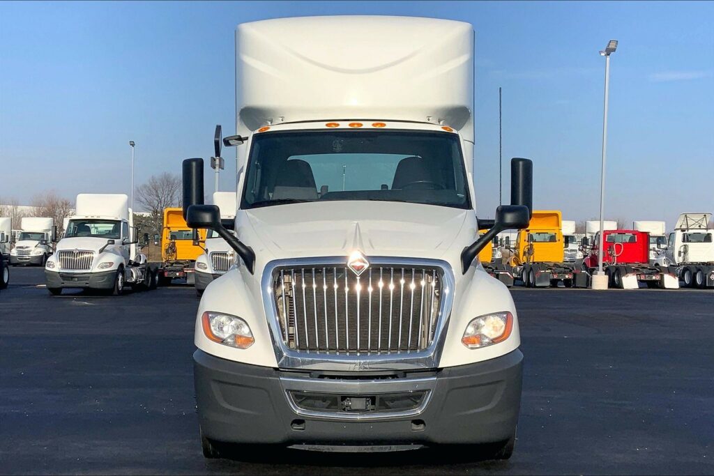 2021 CUM LT625 6×4 Day Cab