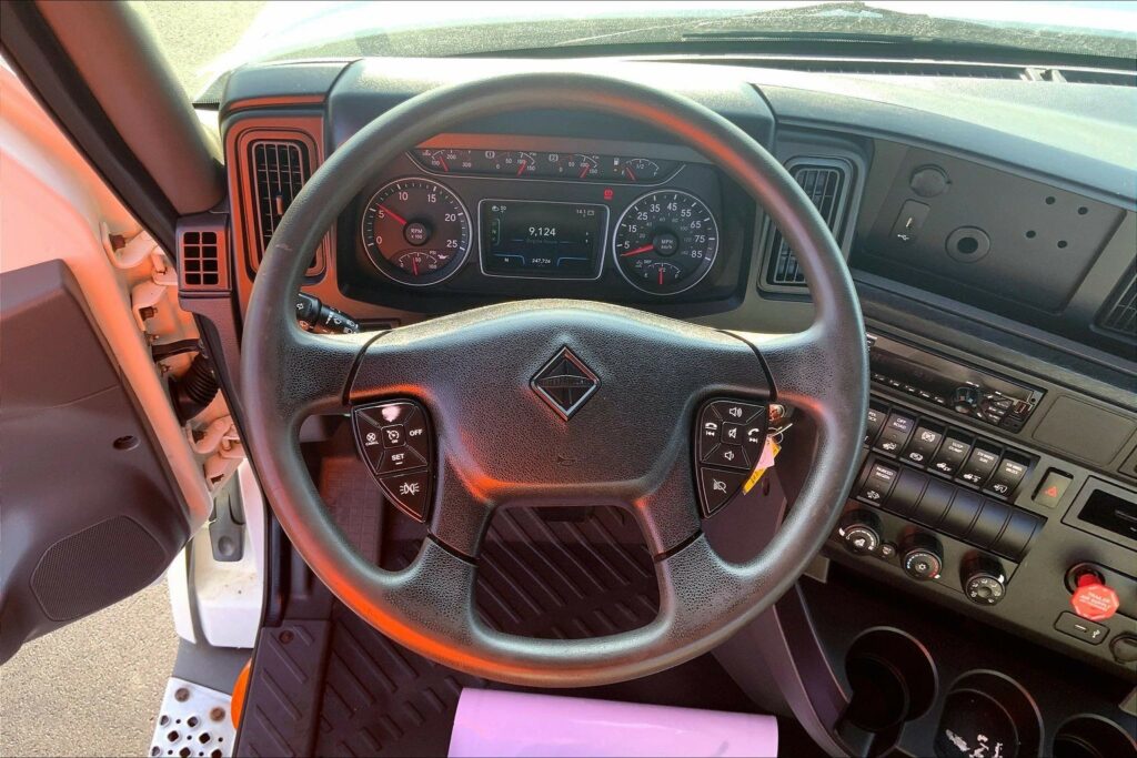 2021 CUM LT625 6×4 Day Cab