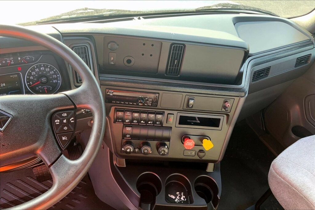 2021 CUM LT625 6×4 Day Cab