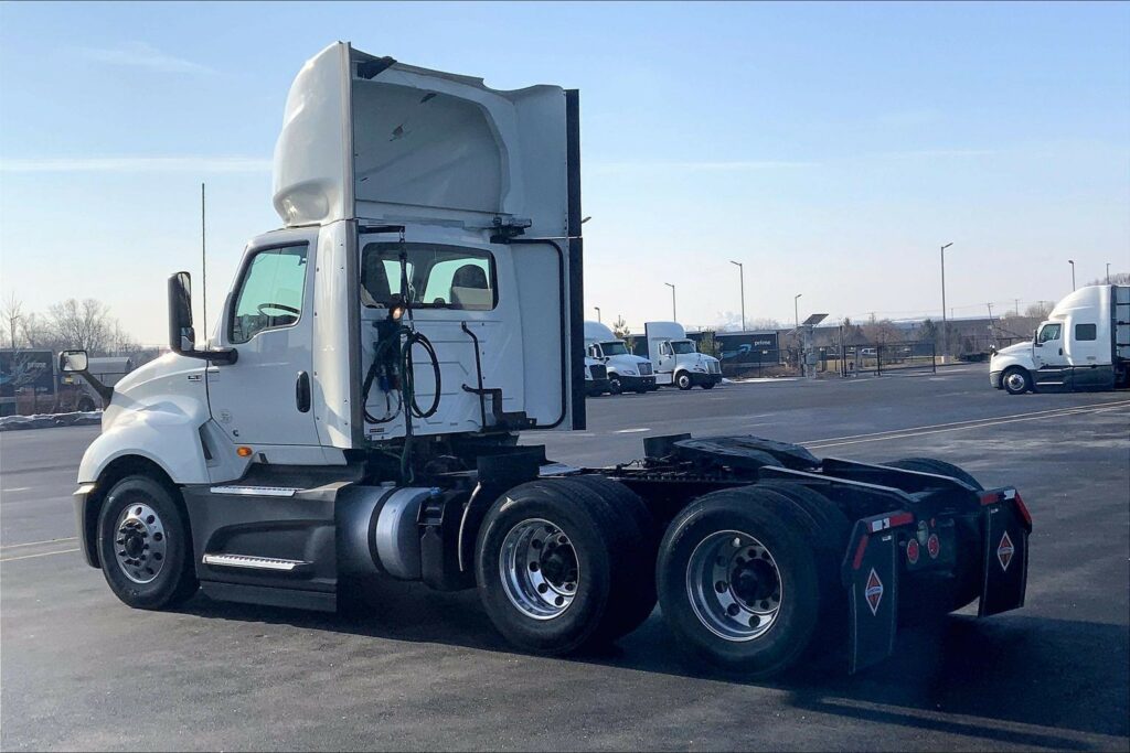 2021 CUM LT625 6×4 Day Cab