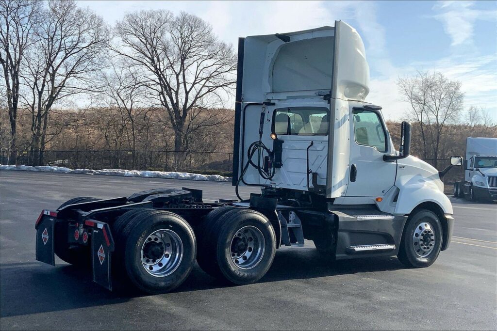 2021 CUM LT625 6×4 Day Cab