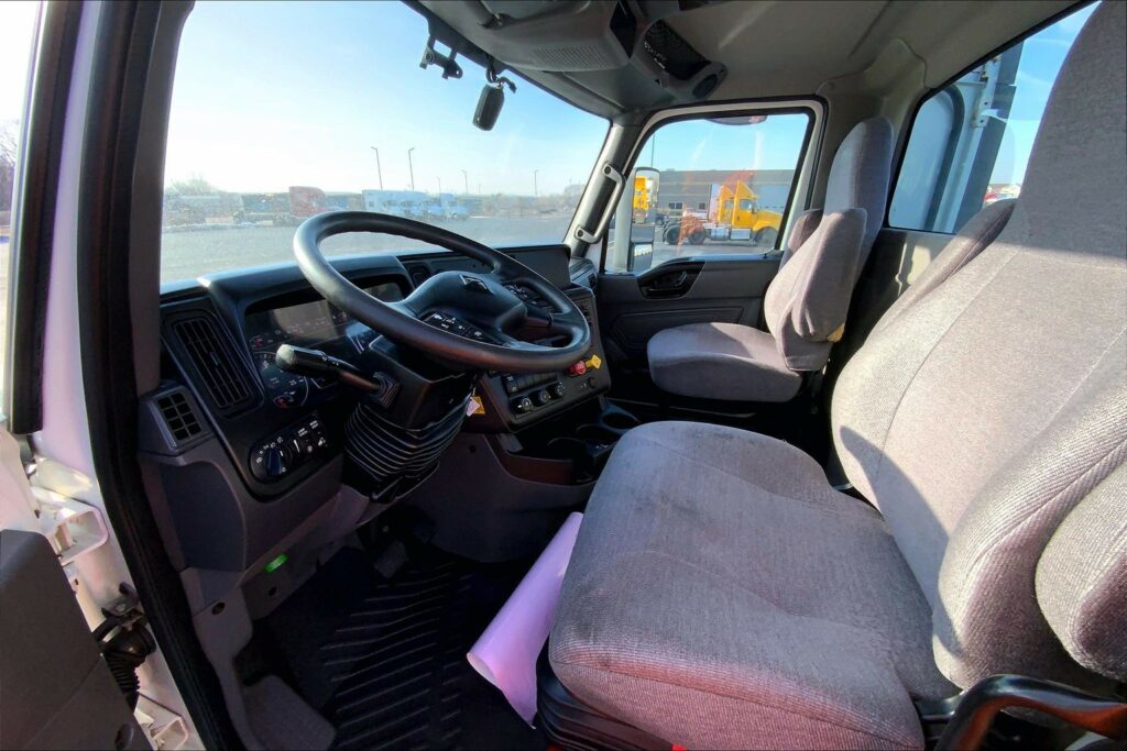 2021 CUM LT625 6×4 Day Cab