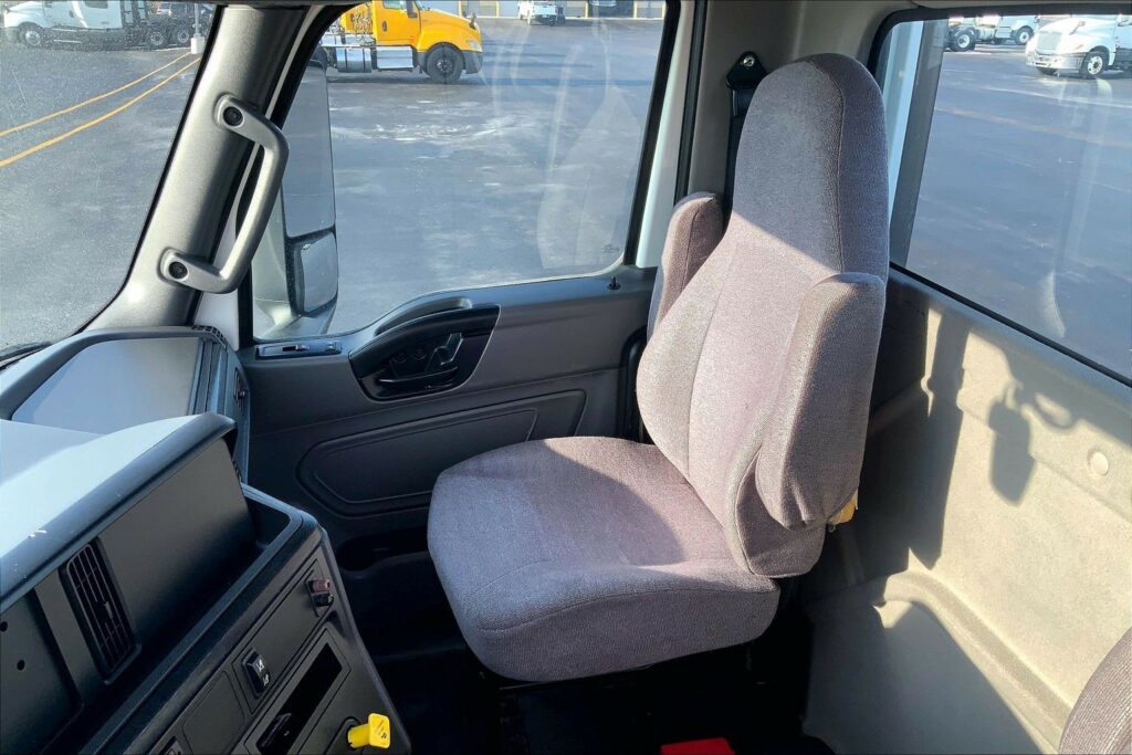 2021 CUM LT625 6×4 Day Cab