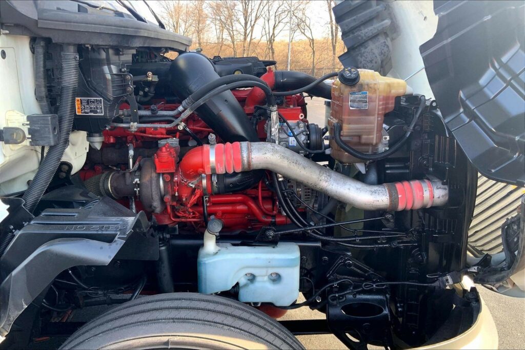 2021 CUM LT625 6×4 Day Cab