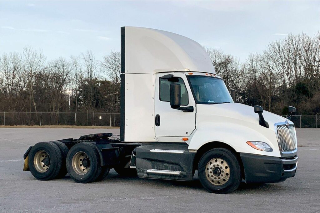 2021 CUM LT625 6×4 Day Cab