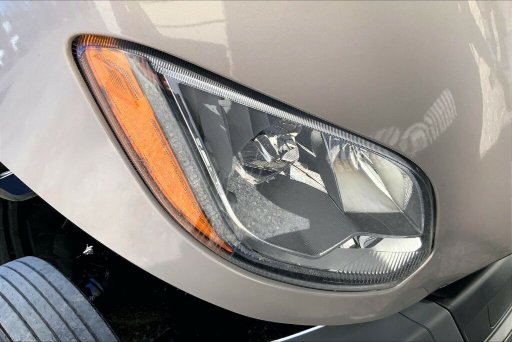 2022 CUM LT625 6×4 Sleeper