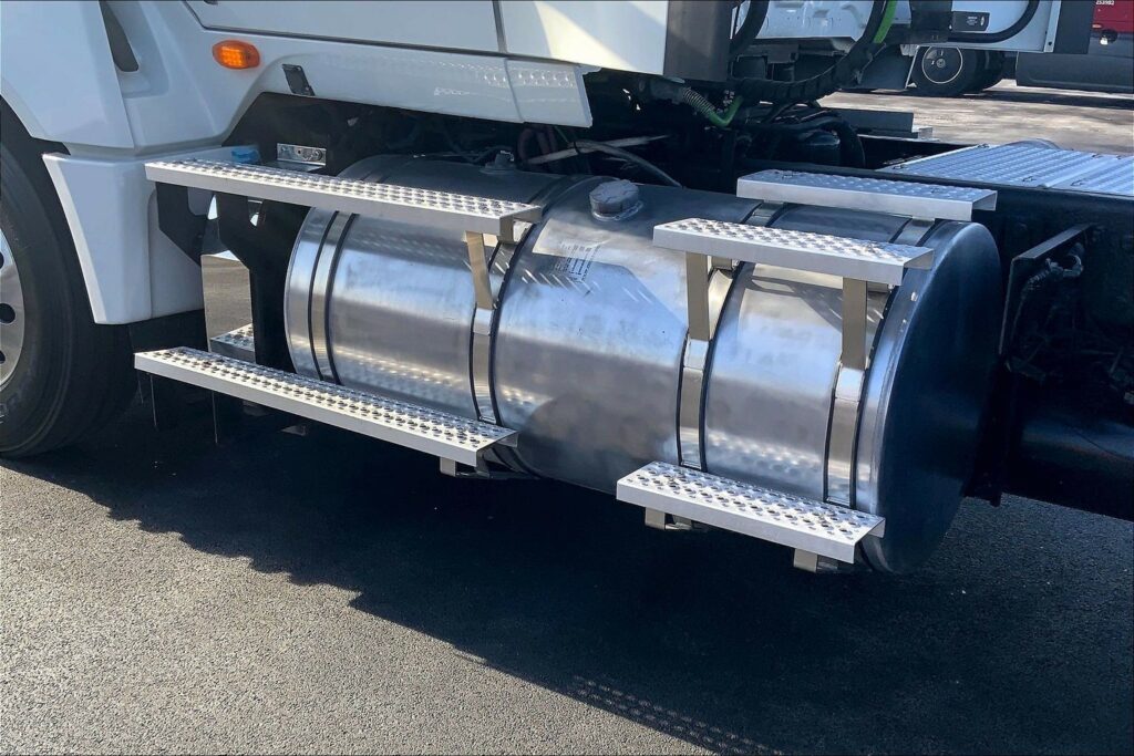 2020 CUM LT625 6×4 Day Cab