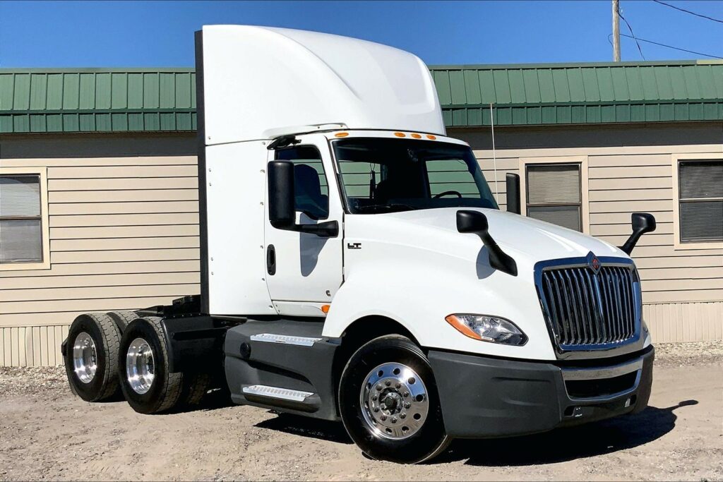 2021 CUM LT625 6×4 Day Cab