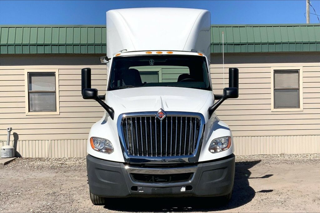 2021 CUM LT625 6×4 Day Cab