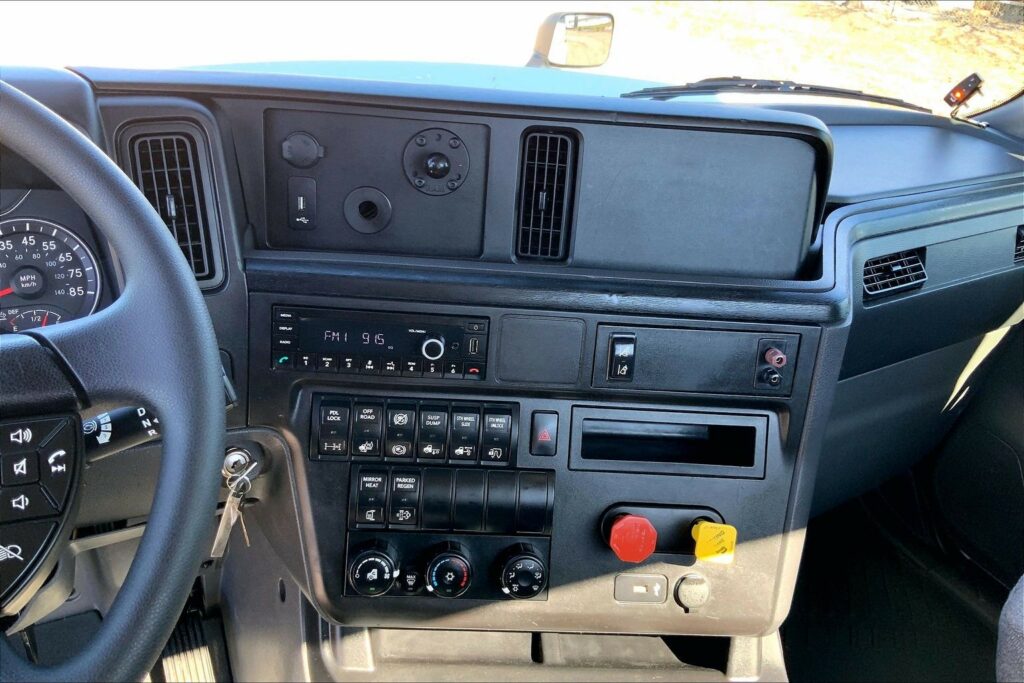 2021 CUM LT625 6×4 Day Cab