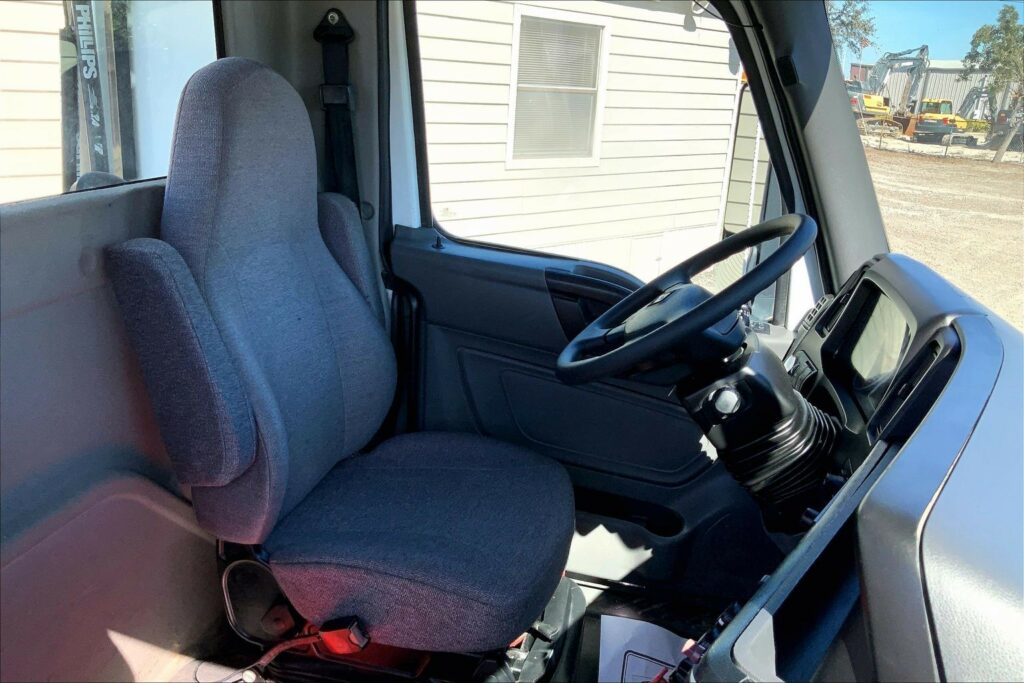 2021 CUM LT625 6×4 Day Cab