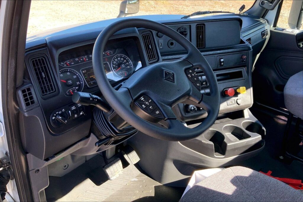 2021 CUM LT625 6×4 Day Cab