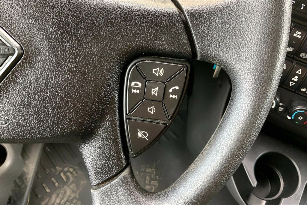 2023 CUM LT625 6X4 Sleeper