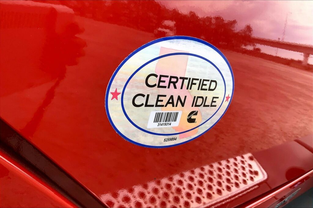 2023 CUM LT625 6X4 Sleeper