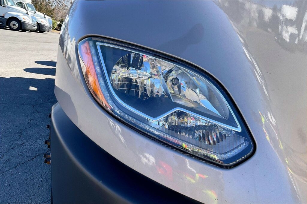 2022 CUM LT625 6×4 Sleeper