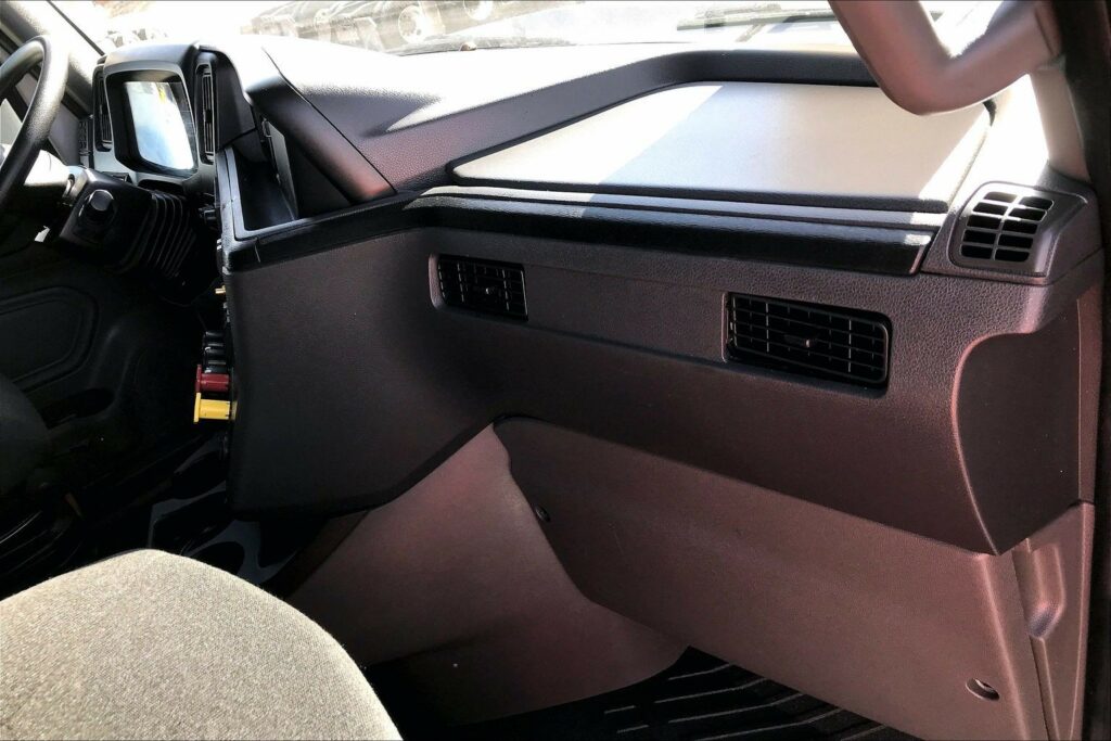 2022 CUM LT625 6×4 Sleeper