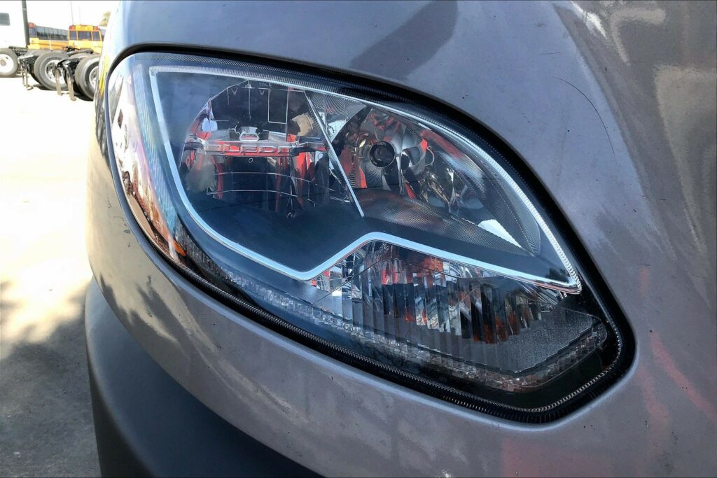 2022 CUM LT625 6×4 Sleeper