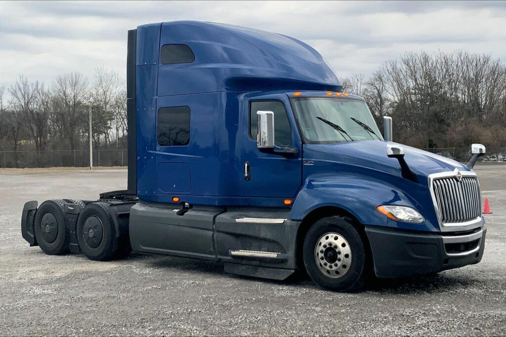 2022 INT LT625 6×4 Sleeper