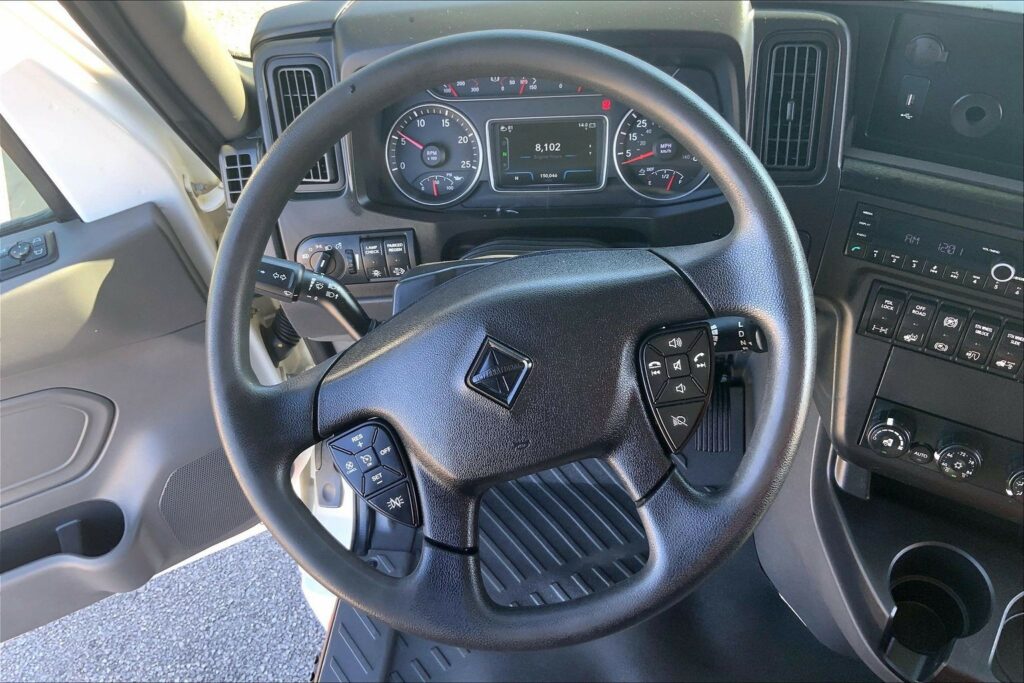 2022 INT LT625 6×4 Day Cab