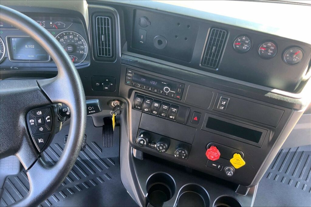 2022 INT LT625 6×4 Day Cab