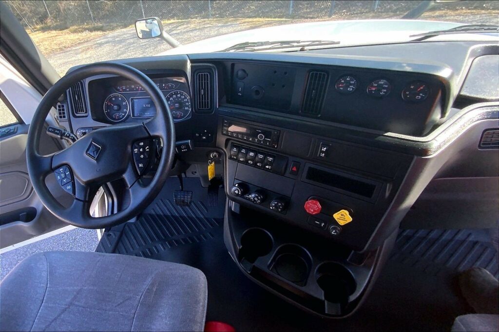 2022 INT LT625 6×4 Day Cab