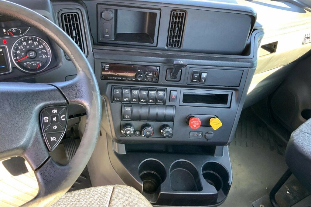 2019 INT LT625 6×4 Day Cab