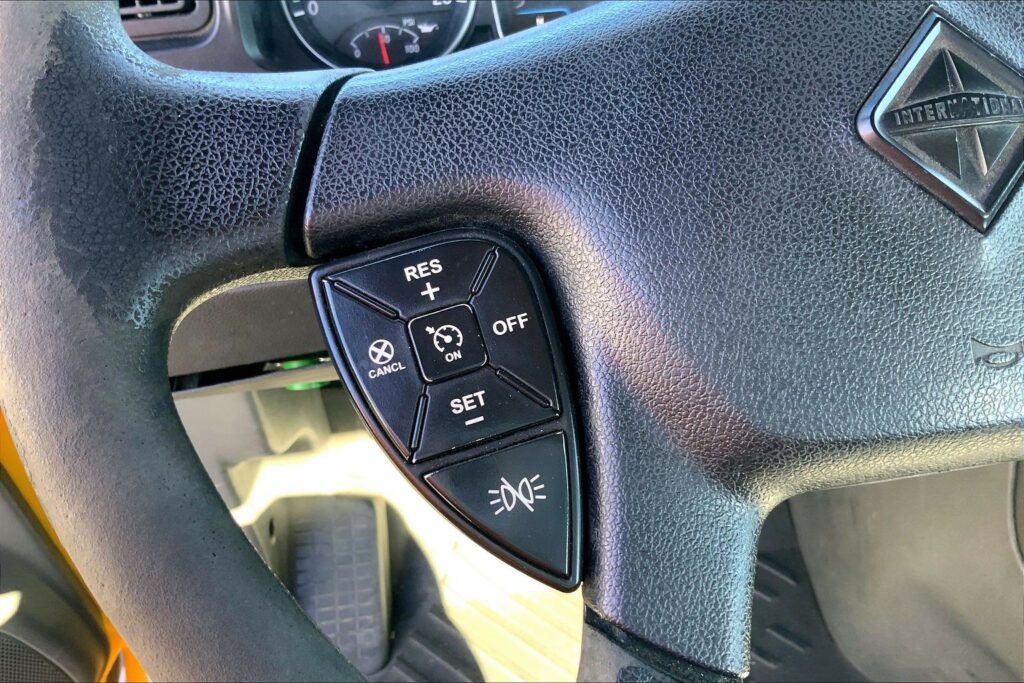 2019 INT LT625 6×4 Day Cab