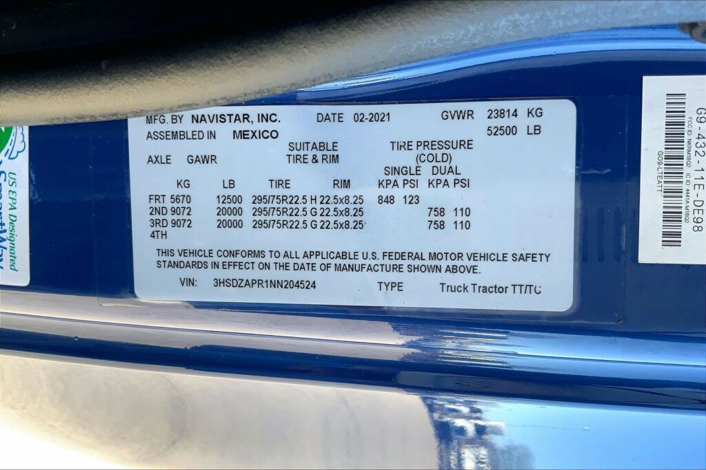 2022 CUM LT625 6×4 Sleeper